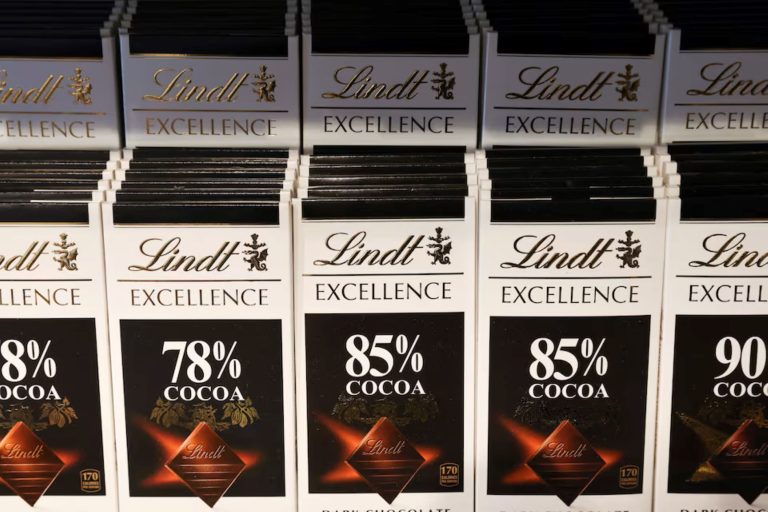1,99 evra za Milko in 4,49 evra za Lindt v Sloveniji, prav toliko kot v Avstriji