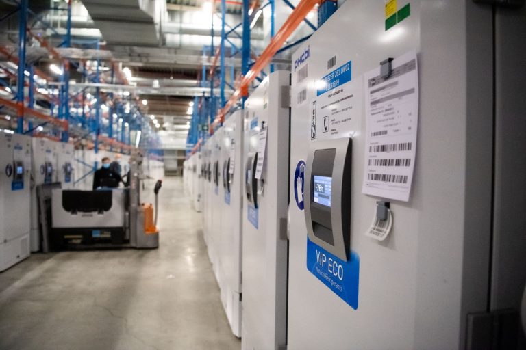 Slovenske tovarne imajo s čim delati, v elektroniki in kemiji surovin manjka vsaki šesti